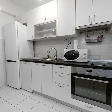 One Bedroom Apartment With Private Parking Skopje Exterior photo