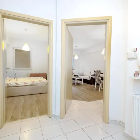 One Bedroom Apartment With Private Parking Skopje Exterior photo