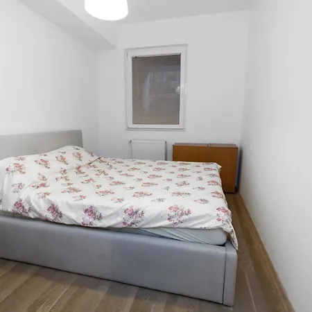 One Bedroom Apartment With Private Parking Skopje Exterior photo