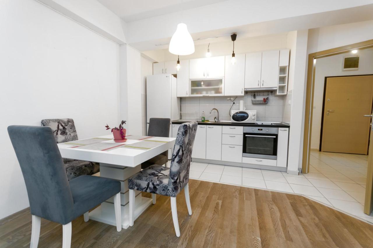 Apartment One Bedroom With Private Parking
