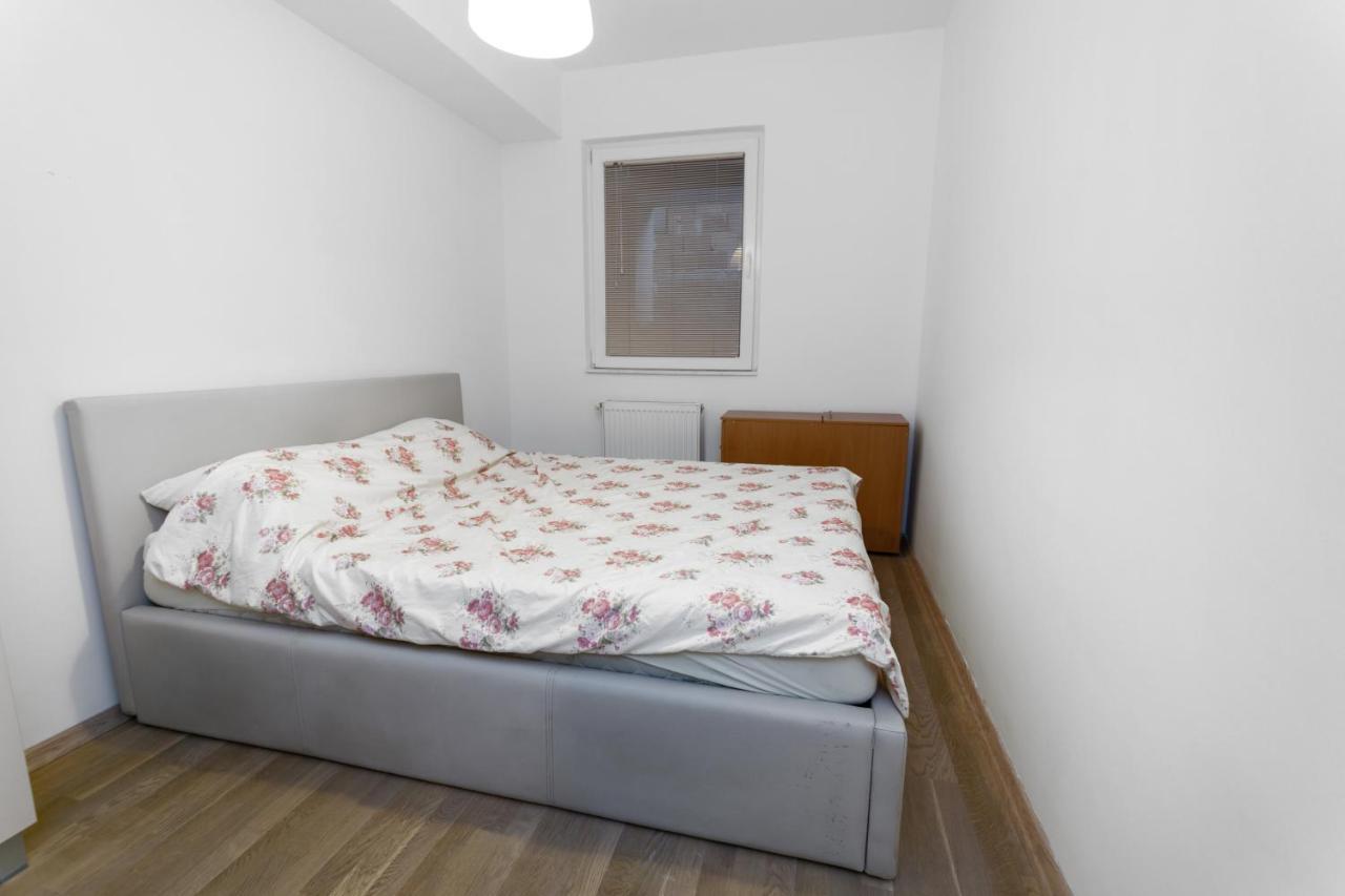 One Bedroom With Private Parking Apartament *